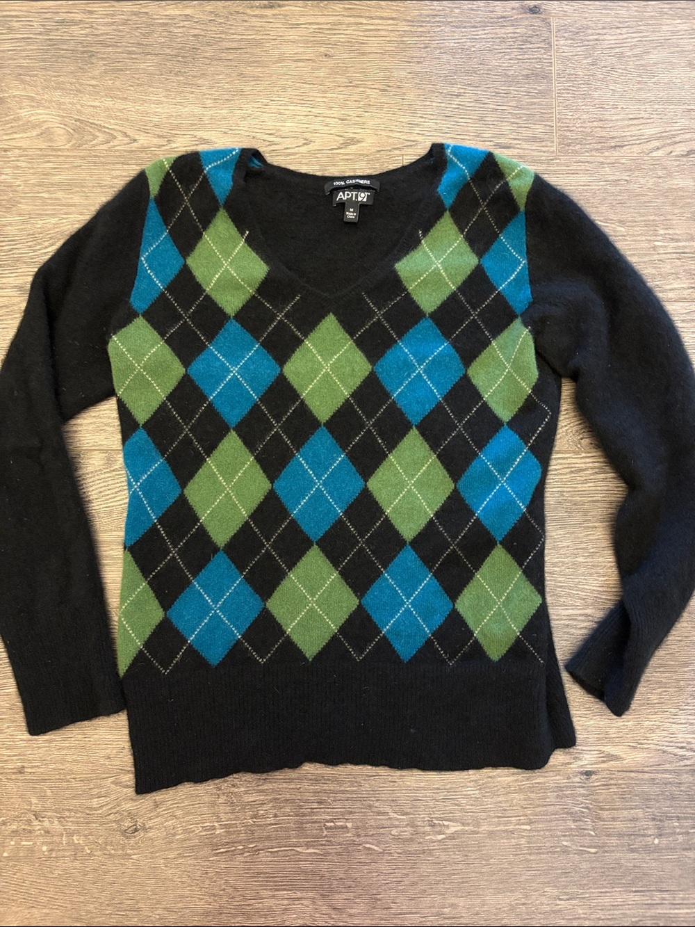 100% Cashmere V-Neck Argyle Sweater with Blue & Green Diamonds